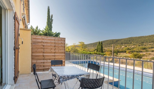 Magnificent Accommodation in Southern Ardèche with Peaks