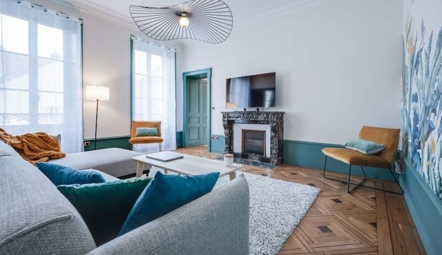 Magnificent apartment for 8 people with a hyper-center terrace