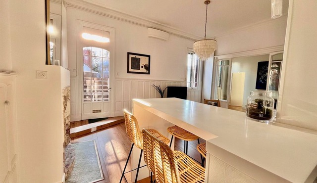 Magnificent apartment with large terrace, renovated, quiet and central.