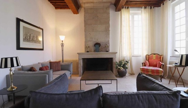 Magnificent apartment on Place aux Herbes- 16th century building