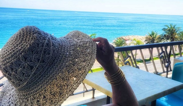 Magnificent apartment with breathtaking sea and beach views.