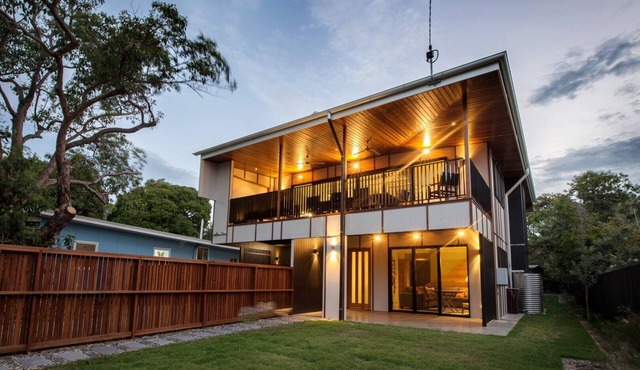 Magnificent architect designed 4 Bedroom Straddie Beach House centrally.
