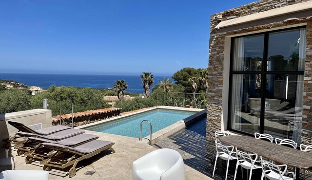 Magnificent architect-designed villa - Heated pool - Panoramic sea view