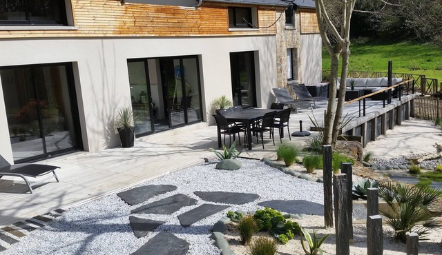 MAGNIFICENT architect-designed house with heated indoor SWIMMING POOL - Beach within walking distance