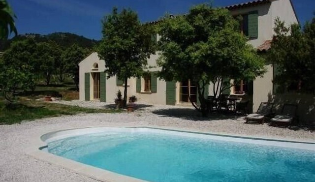 Magnificent Bastide in a verdant, tranquil setting.
