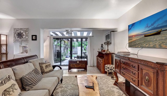 Magnificent Beach Townhome Steps from Atlantic Ave