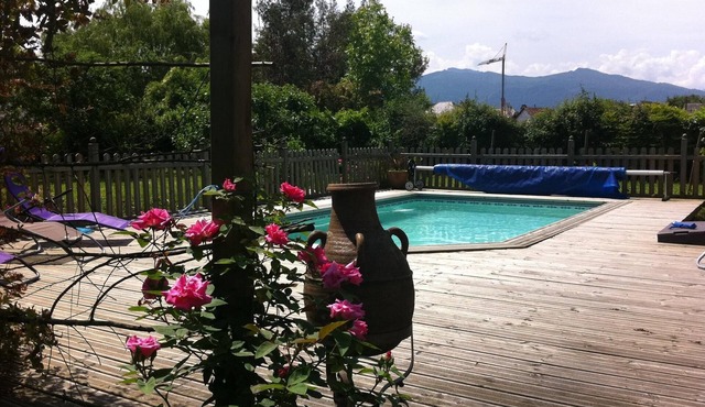 Magnificent Béarnaise house dated 1670, with swimming pool, between sea and mountains