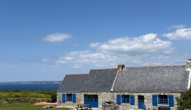 Magnificent Breton farmhouse set in an exceptional location in Cap de la Chèvre!