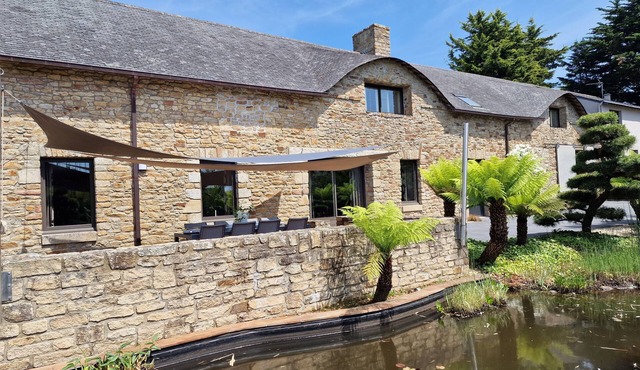 Magnificent Breton farmhouse with heated swimming pool and separate apartment