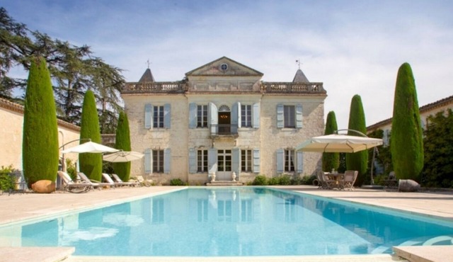 Magnificent Château, Swimming pool, Tennis court, Park, for 26 people