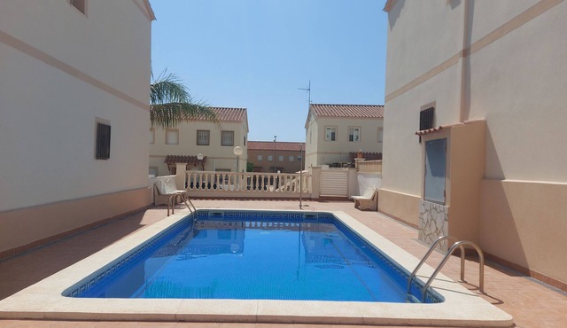 MAGNIFICENT CHALET, 5 NIMUTOS FROM THE BEACH, WITH POOL, TERRACE AND WIFI.