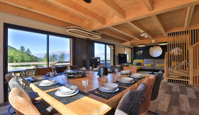 Magnificent Chalet Les Orres 1600m +Jacuzzi + Sauna