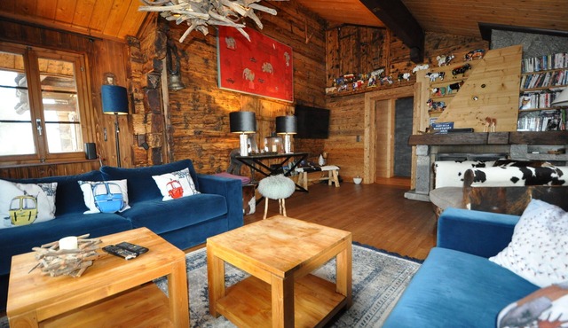 Magnificent chalet located at the top of the village of Gryon in the Mazots district. Ski in Ski out