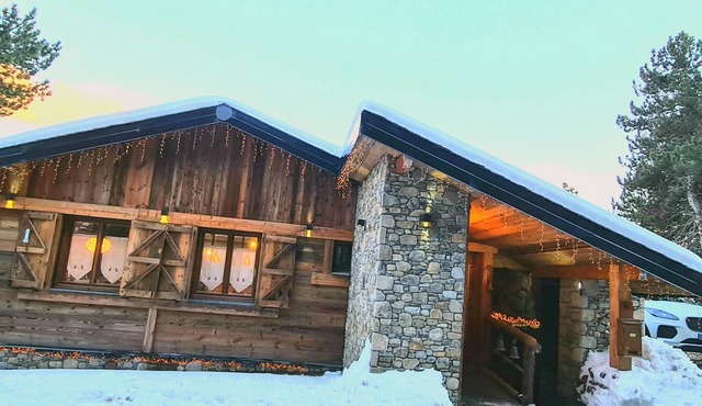 Magnificent CHALET&SPA in the heart of the resort of Les Angles, EXCEPTIONAL VIEW.wifi