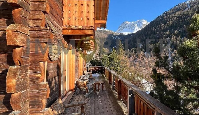 Magnificent chalet with unobstructed views for 8 people - 4 bedrooms - 3 bathrooms - 2-car garage.Sh