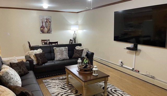 MAGNIFICENT CHARM | IN THE HEART OF ROCKAWAY 🏖