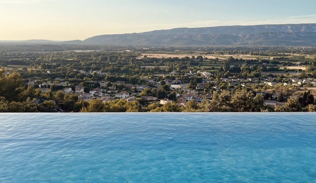 Magnificent charming cottage with panoramic views of the Luberon