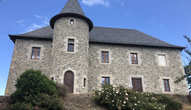 Magnificent chateau-style house in the heart of the Auvergne mountains