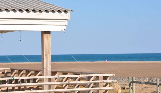 MAGNIFICENT, COMFORTABLE TRADITIONAL CHALET FACING THE SEA