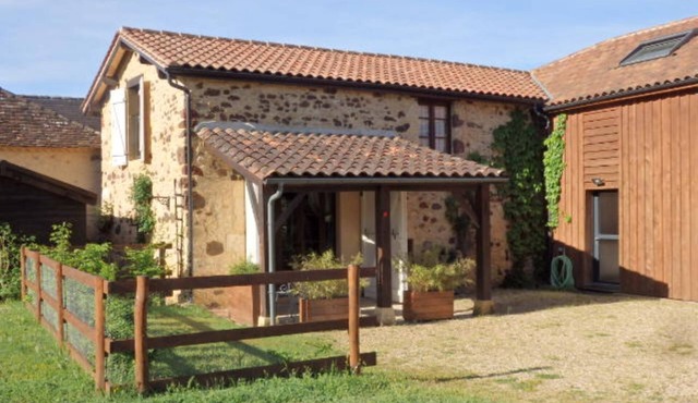 Magnificent cottage 5 people, Black Perigord, heated pool, tennis, golf, .