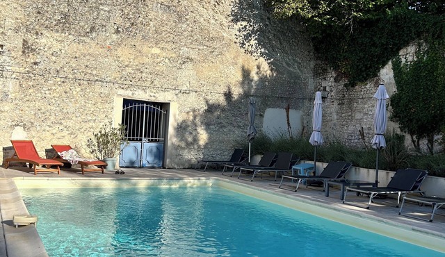 Magnificent Country House, Renovated Distillery, Jacuzzi, Pool, Patio, Games