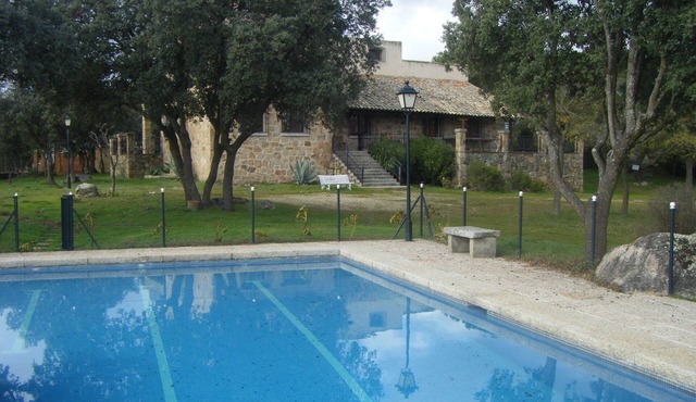 Magnificent country house with pool35 km from Madrid