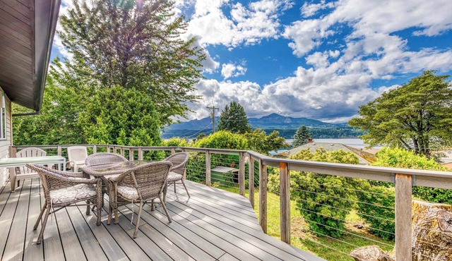 Magnificent Dog-Friendly Home with Lake & Mountain Views from the Large Deck