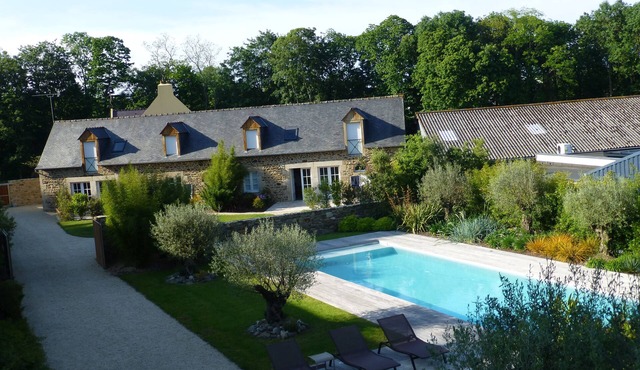 Magnificent DoubleHouse with swimming pool, Garden and Trieux View