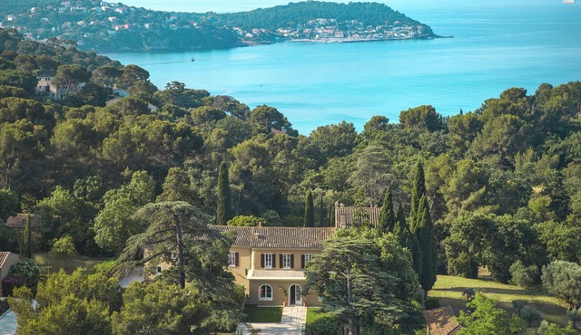Magnificent estate, 11 suites — a unique blend of Provence & the Côte d’Azur