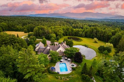 Magnificent Estate Nestled In Picturesque Stowe
