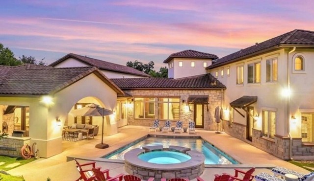 Magnificent Estate with HEATED pool, Across from Lake Austin