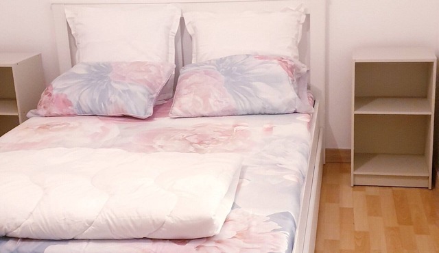 Magnificent F2 with terrace and parking, close to a park and 7 minutes from station