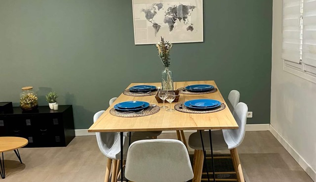 Magnificent F3 with free on-site parking.