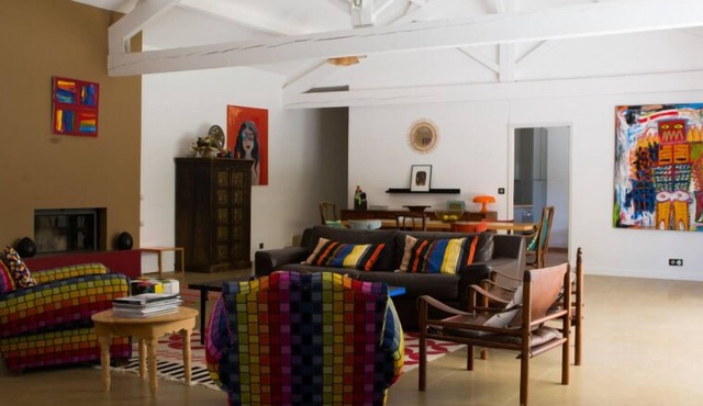 Magnificent farmhouse with large swimming pool ideal for family vacations