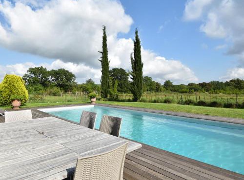 Magnificent farmhouse with private pool and garden