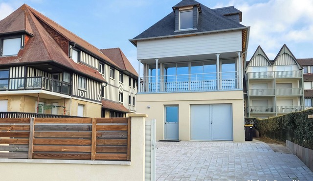 Magnificent house on the sea for 14 people, 6 bedrooms, 2 parking spaces