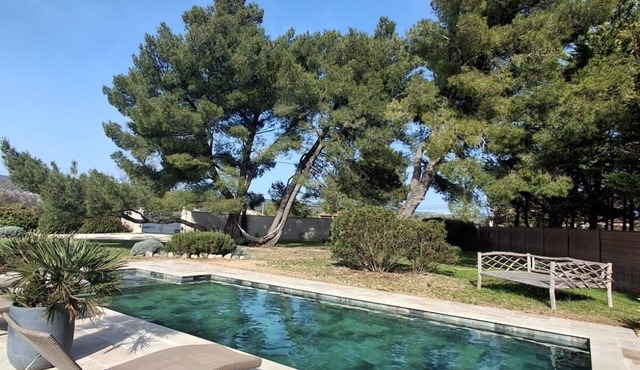 Magnificent villa in the heart of the Luberon regional park Swimming pool and air conditioning