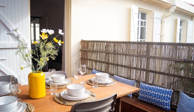 Magnificent Catalan apartment 50m from the beach