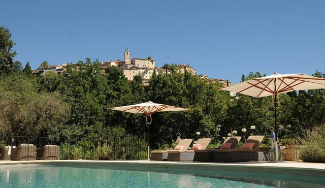 Magnificent Villa With Pool Enjoying Idyllic Views Of Town.