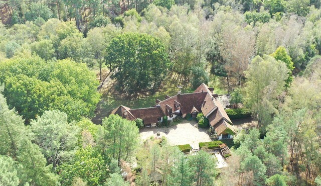 Magnificent estate in Sologne on 53 hectares 25 people