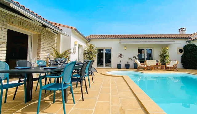 Magnificent villa with pool ideally located