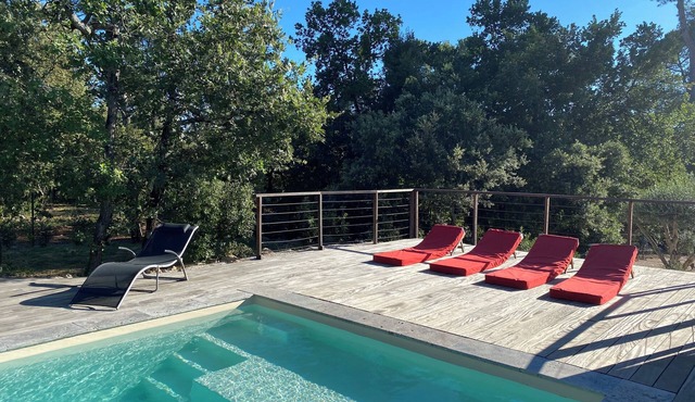 Magnificent villa with swimming pool surrounded by nature/5 stars official