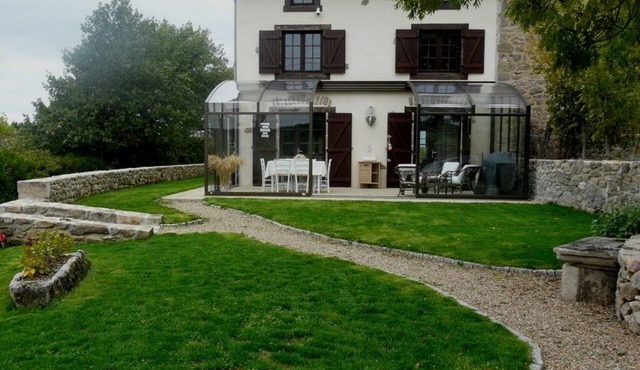 Magnificent house with view in the heart of nature