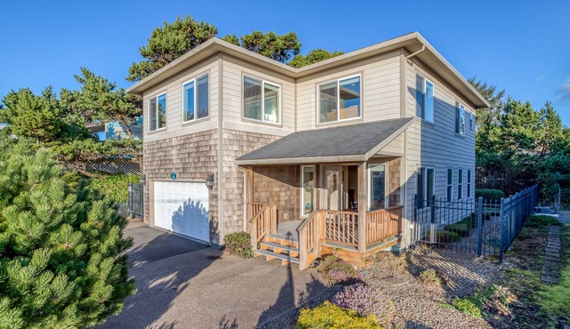 Magnificent Home Featuring 4 MASTER SUITES and Incredible Ocean Views!