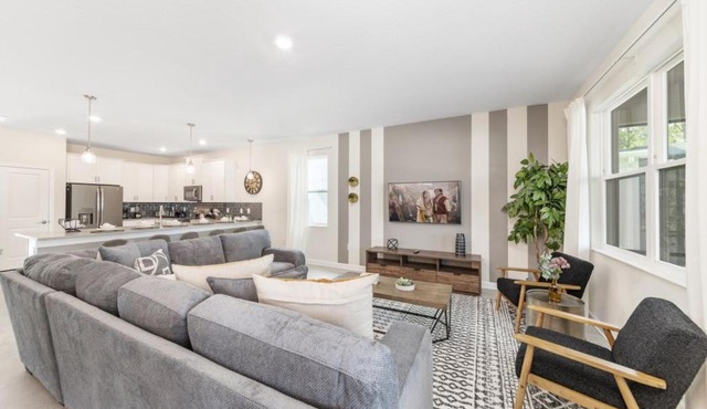 Magnificent home with private pool near Disney