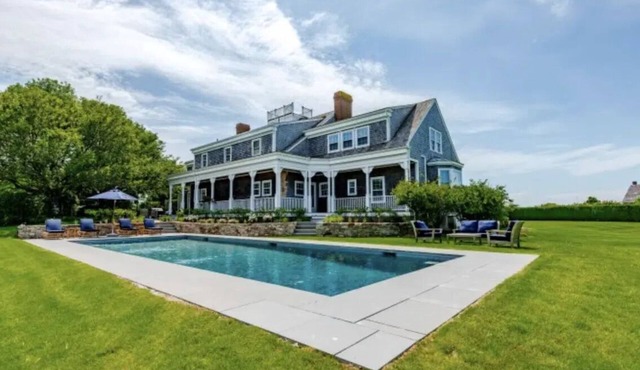 Magnificent home with pool in Monomoy