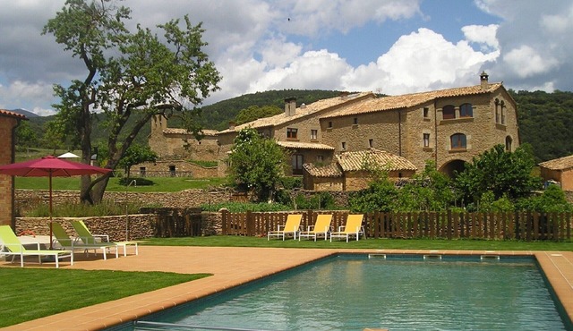 Magnificent house with pool in the Pyrenees