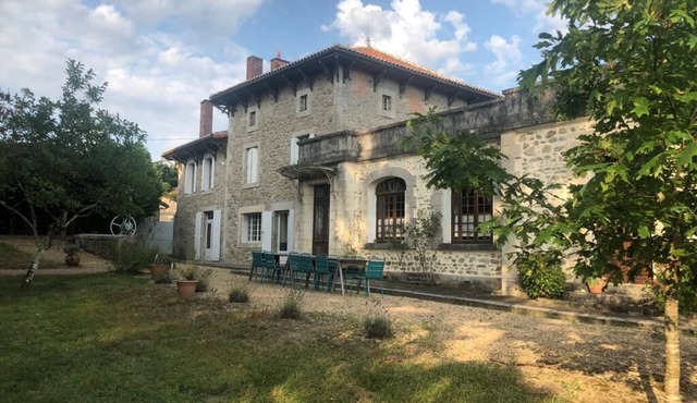 Magnificent house with large garden and private pond