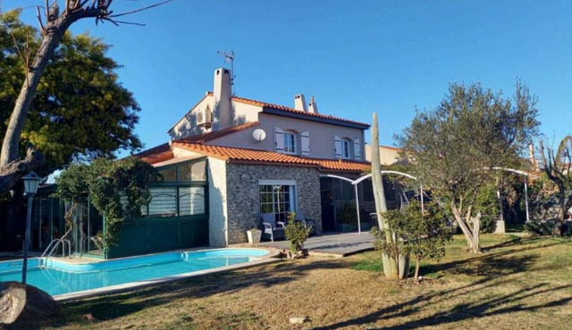 Magnificent house with swimming pool and spa 5 minutes from the beaches