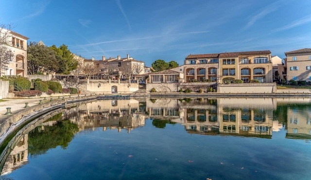 Magnificent lake view at Golf de Pont-Royal